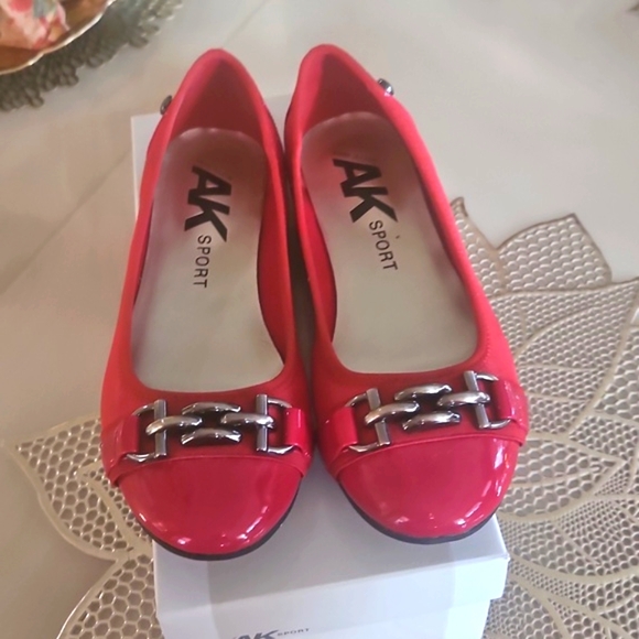 ANNE KLEIN AK Sport Red Flats Red Flats FB 7.5 New In Box - Picture 1 of 11